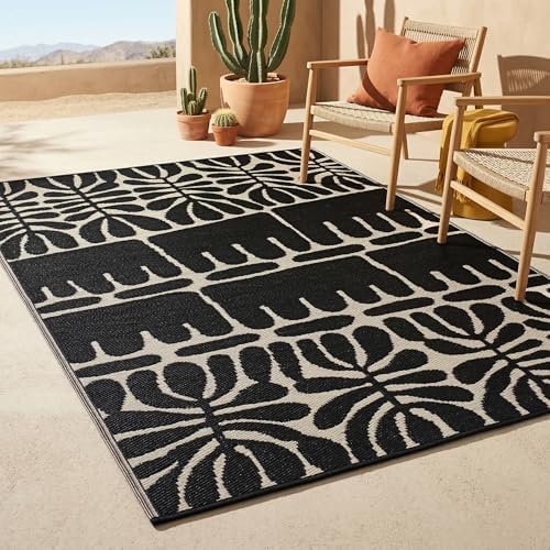 Fab Habitat Tribal Matisse Outdoor Rug - Waterproof, Fade Resistant, Crease-Free, Reversible - Premium Recycled Plastic - Patio Porch Balcony Deck - Serowe Blackwhite - 8x10 ft by FabHabitat