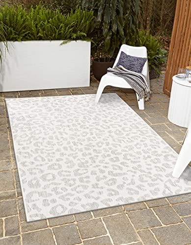 Unique Loom Outdoor Safari Collection Area Rug - Leopard (4' 1" x 6' 1" Rectangle, Ivory Gray) by UniqueLoom