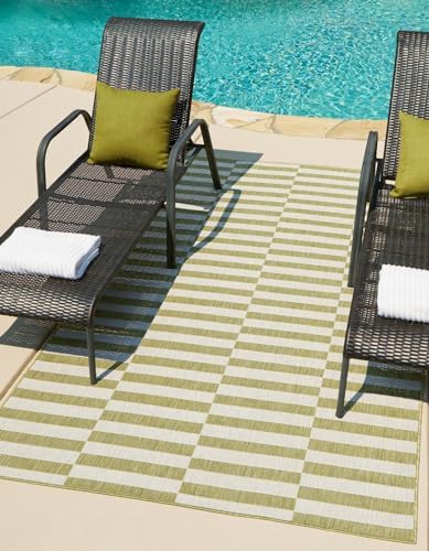 Unique Loom Outdoor Striped Collection Area Rug - Striped (5' 1" x 7' 1" Rectangle Green/Ivory) by UniqueLoom
