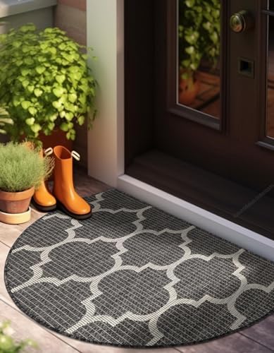 Unique Loom Outdoor Trellis Collection Area Rug (3' 1" x 6' 1" Hearth Black/Ivory) by UniqueLoom