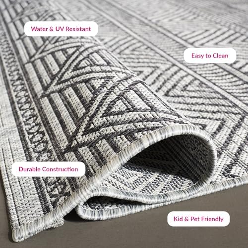 SAFAVIEH Washable Rug Outdoor Courtyard Collection - 5'3" Square, Black & Grey, Non-Shedding & Easy Cleaning, Ideal for Patio, Backyard, Mudroom (CY8196-37612) - Image 3