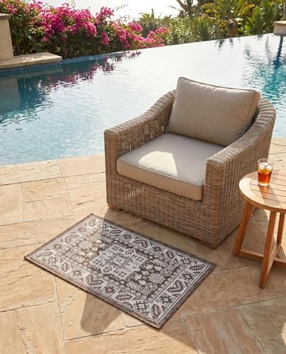 Rugs.com - Outdoor Aztec Rug – 2' x 3' 1 Brown Indoor/Outdoor Rug – Weather Resistant Flatweave for Patios, Decks, and Entryways - Image 4