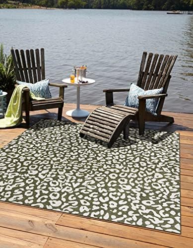 Unique Loom Outdoor Safari Collection Area Rug - Leopard (13' Square, Green/ Ivory) by UniqueLoom