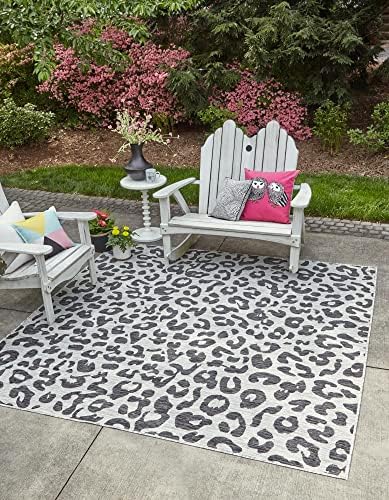 Unique Loom Outdoor Safari Collection Area Rug - Leopard (5' 3" Square, Light Gray/ Gray) by UniqueLoom